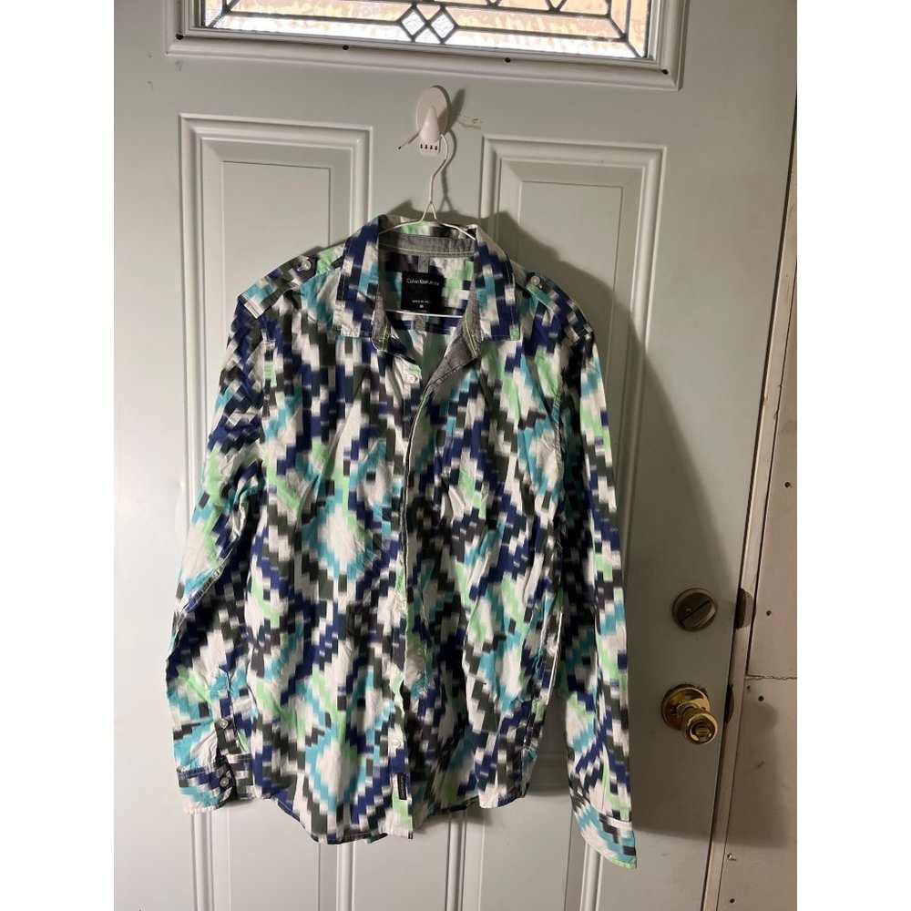 Calvin Klein long sleeved button front blue mountain shirt size Medium